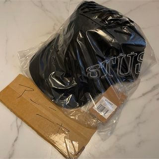 ステューシー(STUSSY)のSTUSSY LOW PRO ARC STRAPBACK キャップ 黒 新品(キャップ)