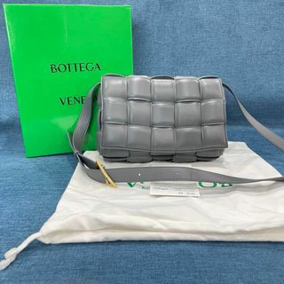 ボッテガヴェネタ(Bottega Veneta)の美品 ボッテガヴェネタ パデットカセット　ショルダーバッグ(ショルダーバッグ)