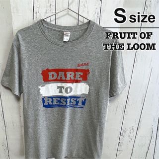 フルーツオブザルーム(FRUIT OF THE LOOM)のFRUIT OF THE LOOM　Tシャツ　S　グレー　プリント　USA古着(Tシャツ/カットソー(半袖/袖なし))