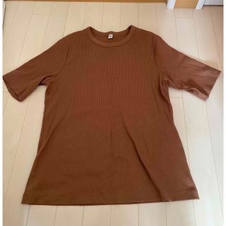 ユニクロ(UNIQLO)のユニクロ　トップス(カットソー(半袖/袖なし))