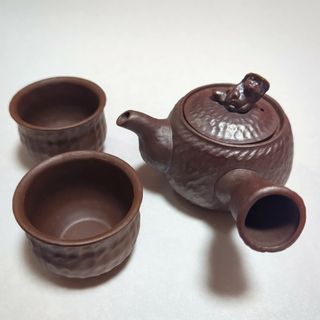 可愛いデザイン陶器の茶器セット（蓋にたぬき乗ってます♪）(その他)