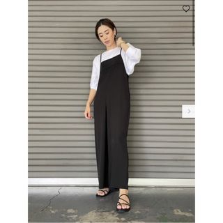 ユニクロ(UNIQLO)のUNIQLO ユニクロ ドレープキャミソールサロペット ブラック Lサイズ(サロペット/オーバーオール)