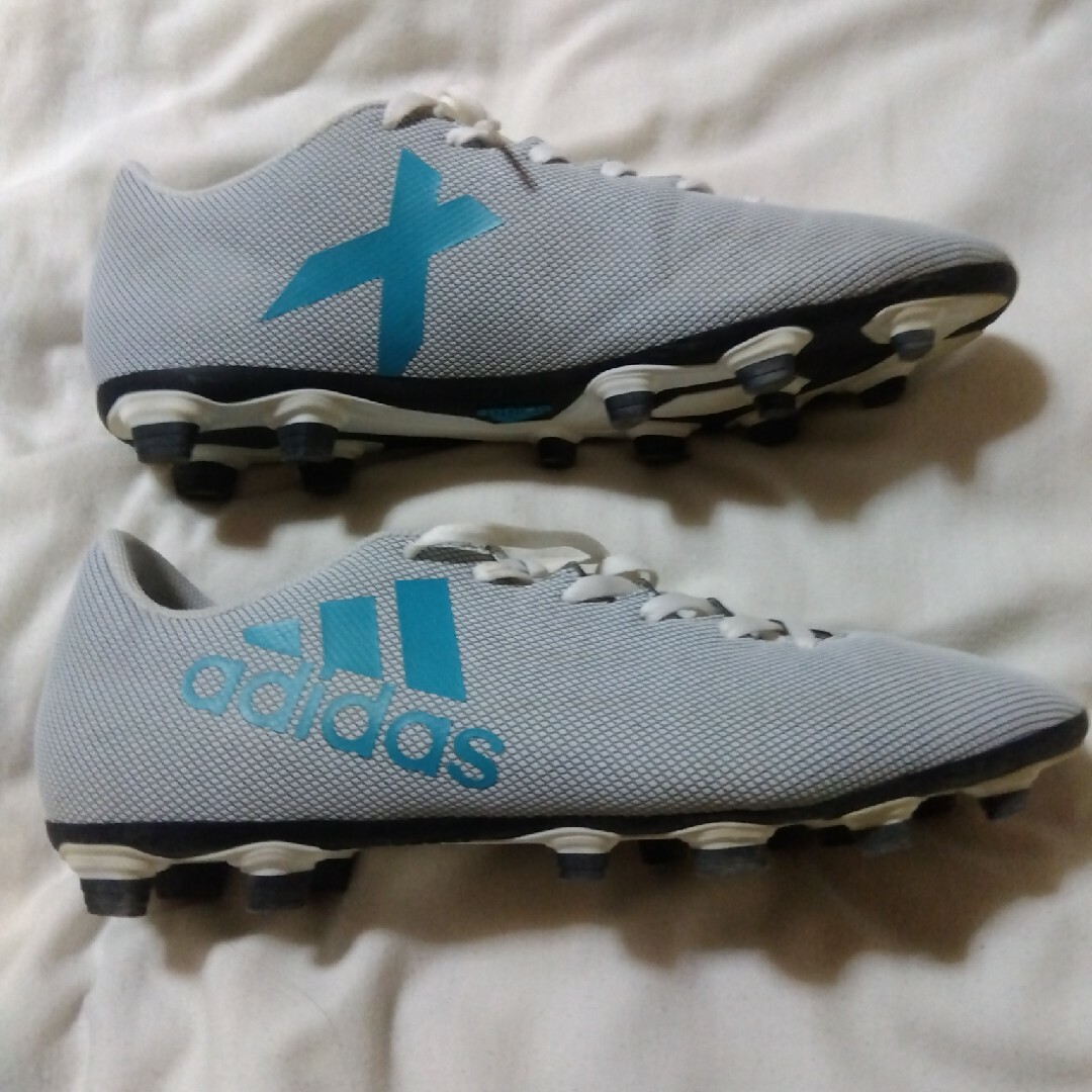 adidas(アディダス)のadidasサッカーシューズ スポーツ/アウトドアのサッカー/フットサル(シューズ)の商品写真