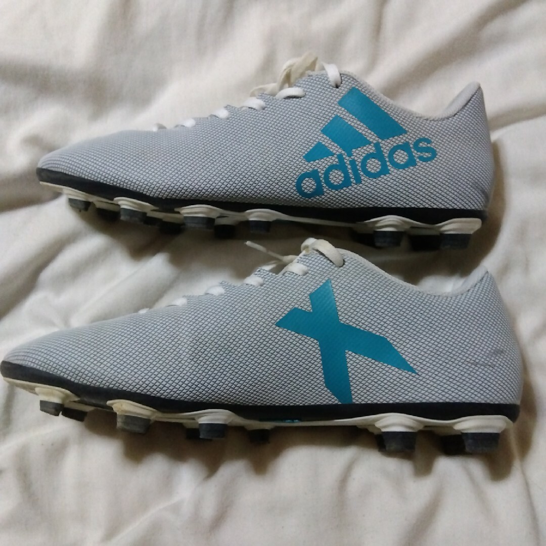 adidas(アディダス)のadidasサッカーシューズ スポーツ/アウトドアのサッカー/フットサル(シューズ)の商品写真