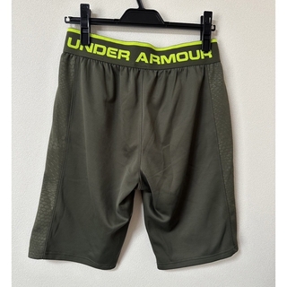 UNDER ARMOUR - アンダーアーマ　メンズ　ショートパンツ　Mサイズ