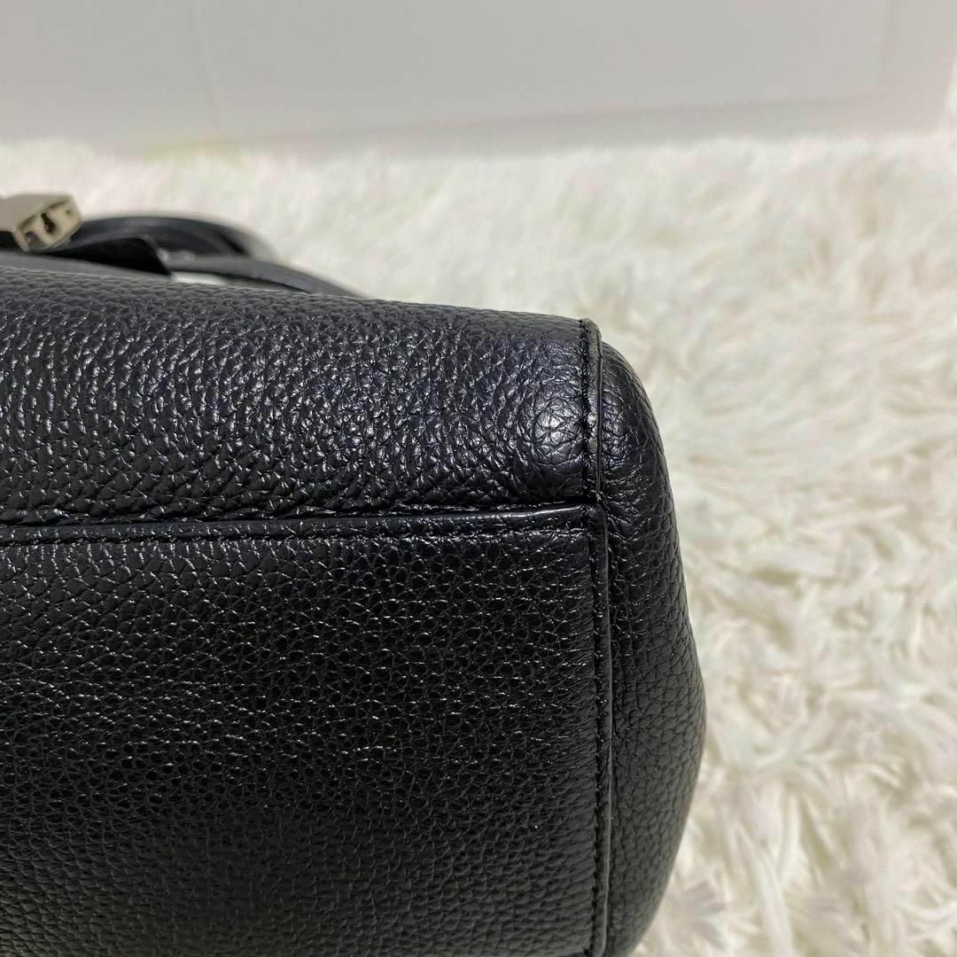【美品】PECHINCHAR ペシンシャ　ハンドバッグ　ブラック　レザ　南京錠 レディースのバッグ(ハンドバッグ)の商品写真