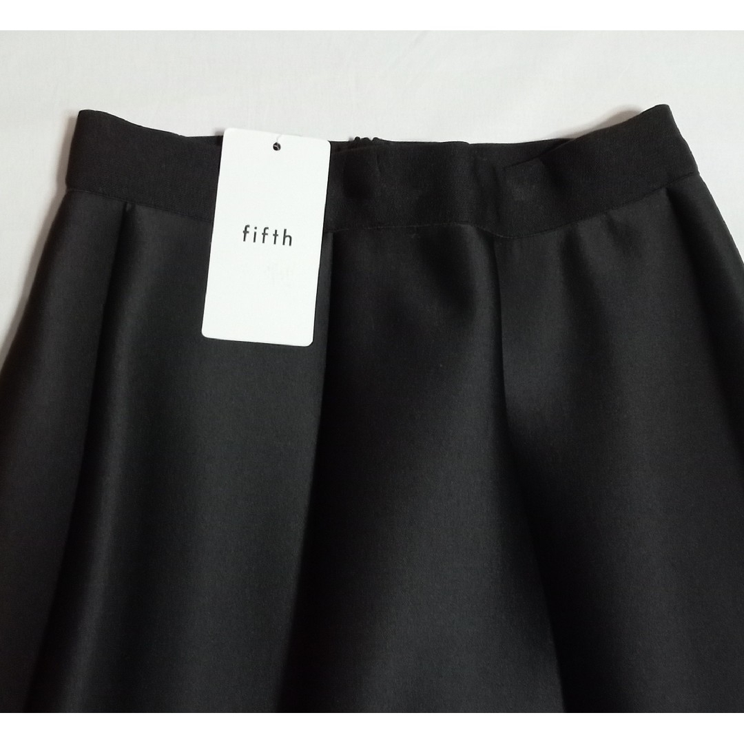 fifth(フィフス)の【新品タグ付 fifth】裾パールフレアスカート レディースのスカート(ロングスカート)の商品写真