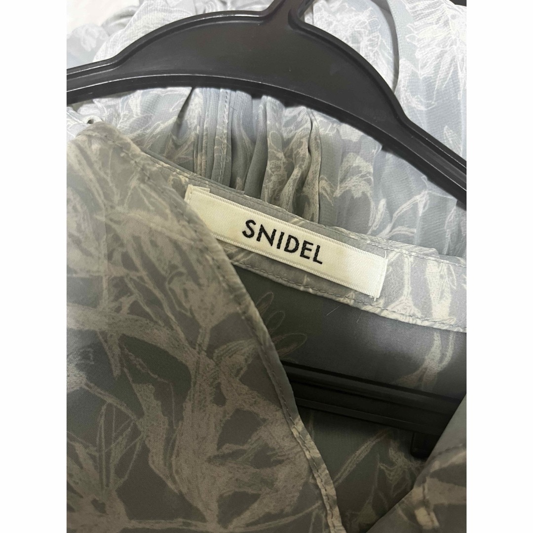 SNIDEL(スナイデル)のSNIDEL フリルプリーツプリントワンピース スナイデル レディースのワンピース(ロングワンピース/マキシワンピース)の商品写真