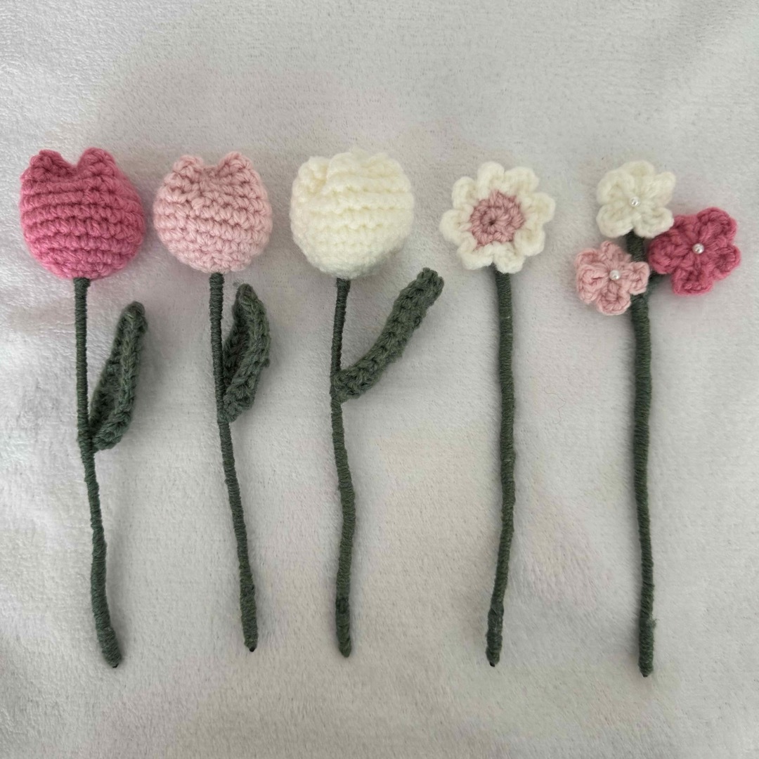 チューリップ　小さい花　桜　ピンク　もも色　花束　編み物　枯れない花　あみぐるみ ハンドメイドのフラワー/ガーデン(その他)の商品写真