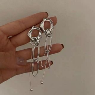 ❤️数量限定❤️シルバー ロングピアス ヴィンテージ タッセル モチーフ ピアス(ピアス)