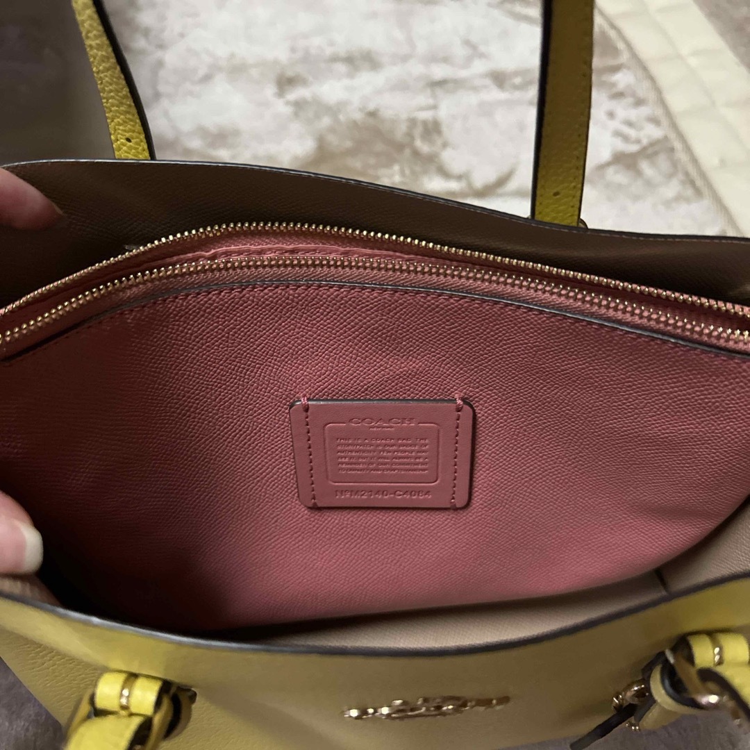 COACH(コーチ)の【COACH】コーチ トートバッグ イエロー レディースのバッグ(トートバッグ)の商品写真