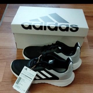 adidasスニーカー24cm(スニーカー)