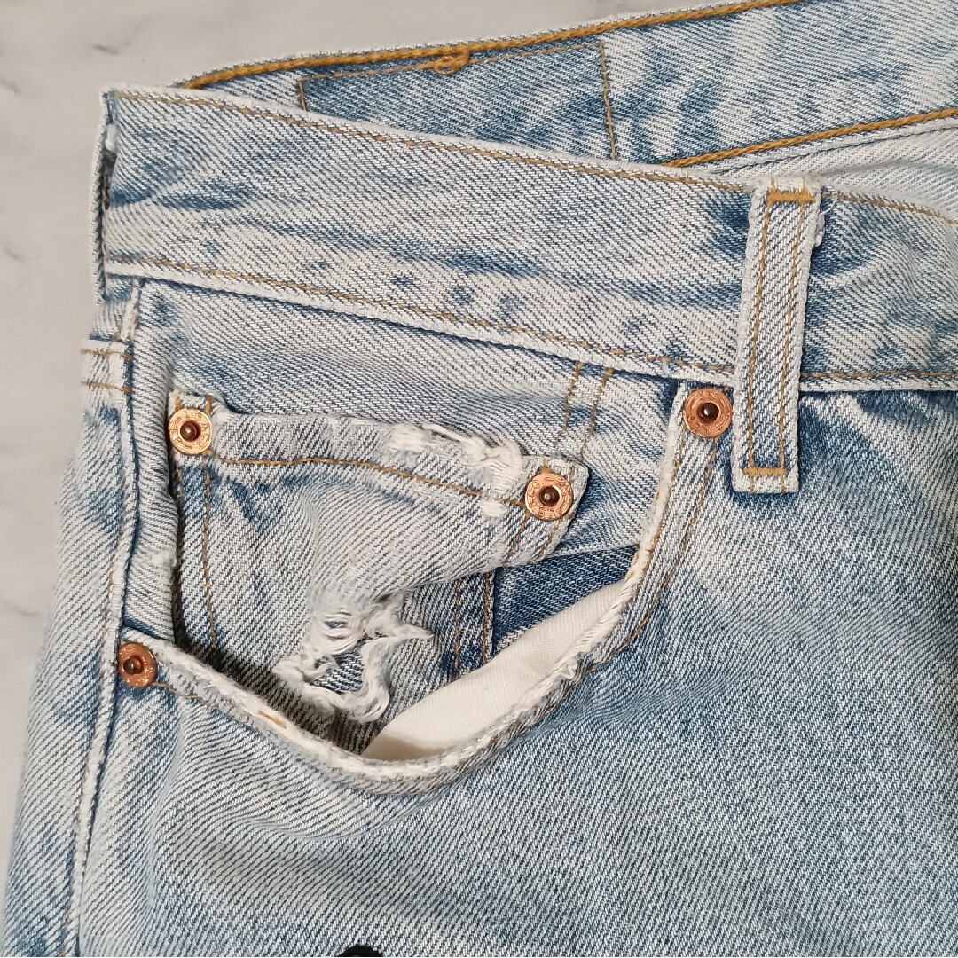 Chrome Hearts(クロムハーツ)のLevi's 501（W33 / 80cm）クロスパッチカスタム メンズのパンツ(デニム/ジーンズ)の商品写真