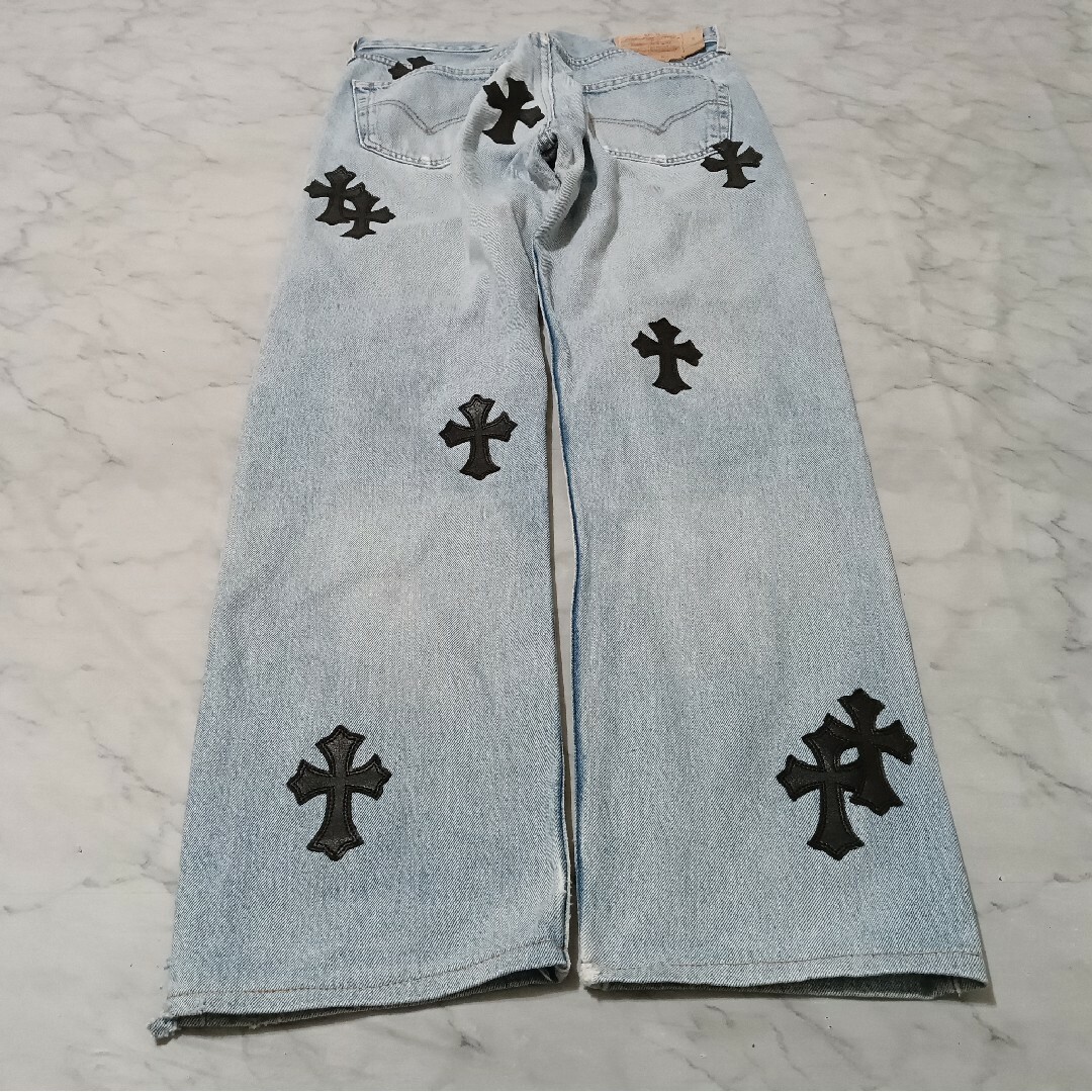 Chrome Hearts(クロムハーツ)のLevi's 501（W33 / 80cm）クロスパッチカスタム メンズのパンツ(デニム/ジーンズ)の商品写真