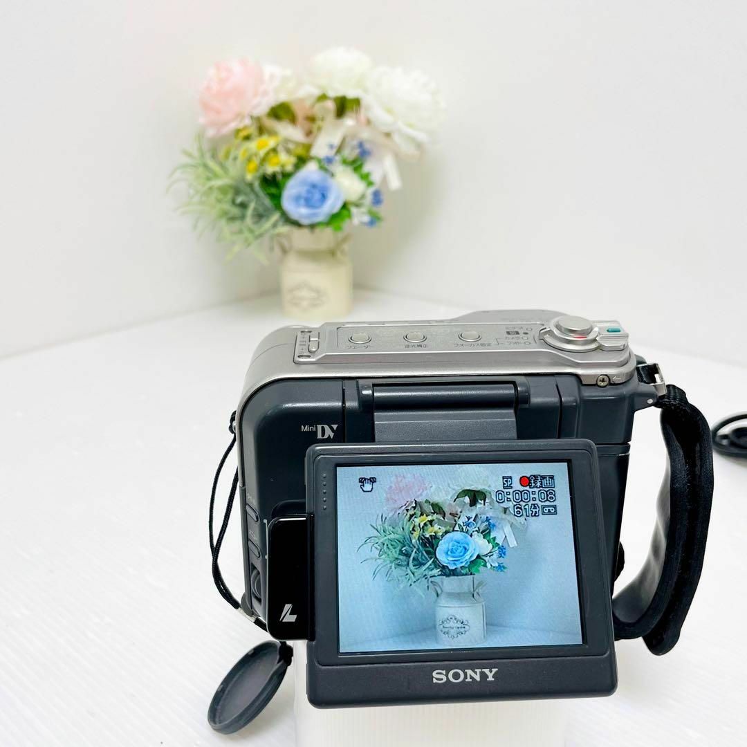 SONY(ソニー)の動作品 SONY MiniDVビデオカメラ DCR-SC100 ハンディカム スマホ/家電/カメラのカメラ(ビデオカメラ)の商品写真