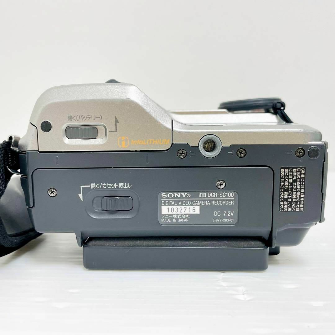 SONY(ソニー)の動作品 SONY MiniDVビデオカメラ DCR-SC100 ハンディカム スマホ/家電/カメラのカメラ(ビデオカメラ)の商品写真