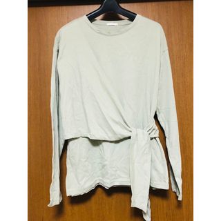 ジーユー(GU)の新品　GU レイヤードT（長袖）　グリーン(Tシャツ(長袖/七分))