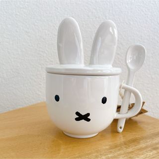 miffy 250ml ミッフィー お耳のフタ付きマグカップ　スプーン(キャラクターグッズ)