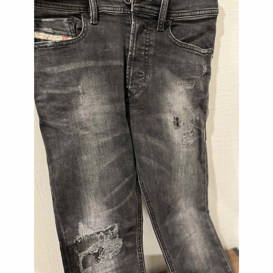 ディーゼル　ダメージジーンズ メンズのパンツ(デニム/ジーンズ)の商品写真