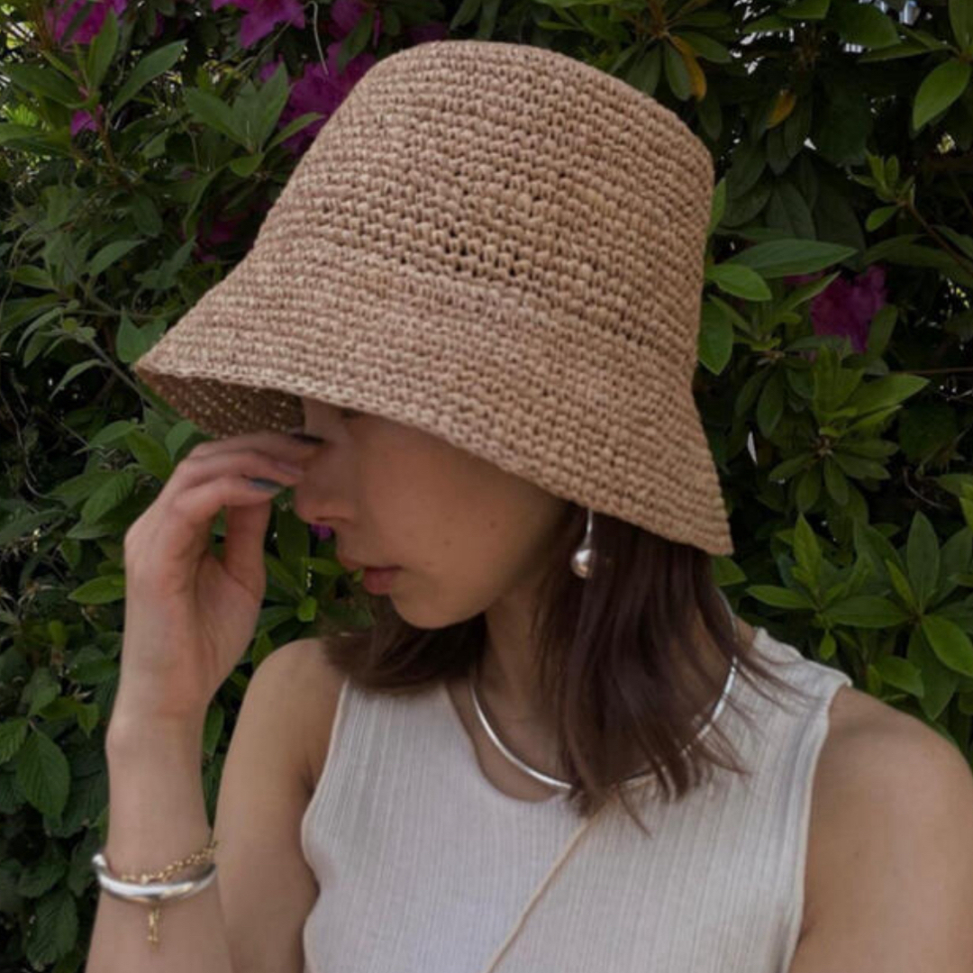 Ameri VINTAGE(アメリヴィンテージ)のAmeri VINTAGE MEDI RAFFIA LADY HAT ベージュ  レディースの帽子(麦わら帽子/ストローハット)の商品写真