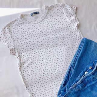 新品 brandy melville 小花柄 コットン Tシャツ ブランディー