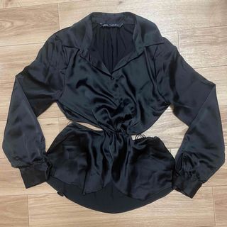 ザラ(ZARA)のZARA 薄手サラサラ生地　ペプラムジャケット　ブラック　S(シャツ/ブラウス(長袖/七分))