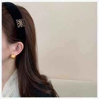 ☆数量限定☆ ヘアアクセサリー カチューシャ 黒 ベロア 髪飾り 韓国 