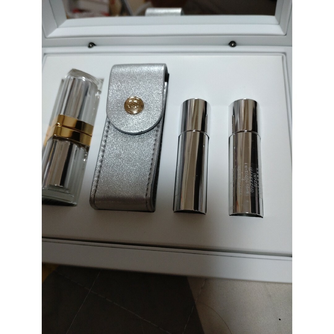 二子玉)シャネル CHANEL 2023年10月発売 未使用 トランテアン 二子玉)シャネル CHANEL 2023年10月発売 未使用 トランテアン