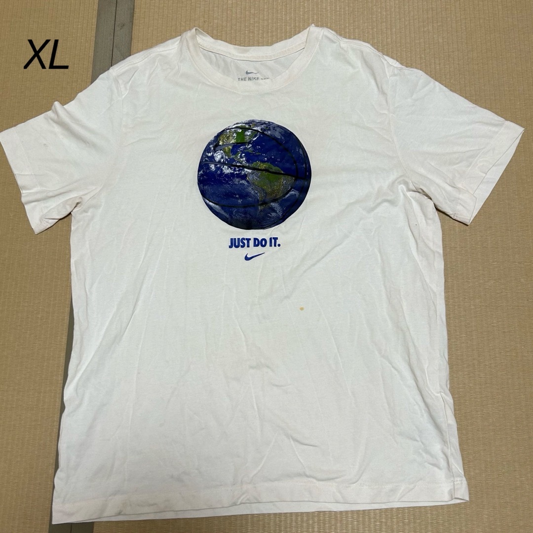 NIKE(ナイキ)のNIKE Tシャツ XL メンズのトップス(Tシャツ/カットソー(半袖/袖なし))の商品写真