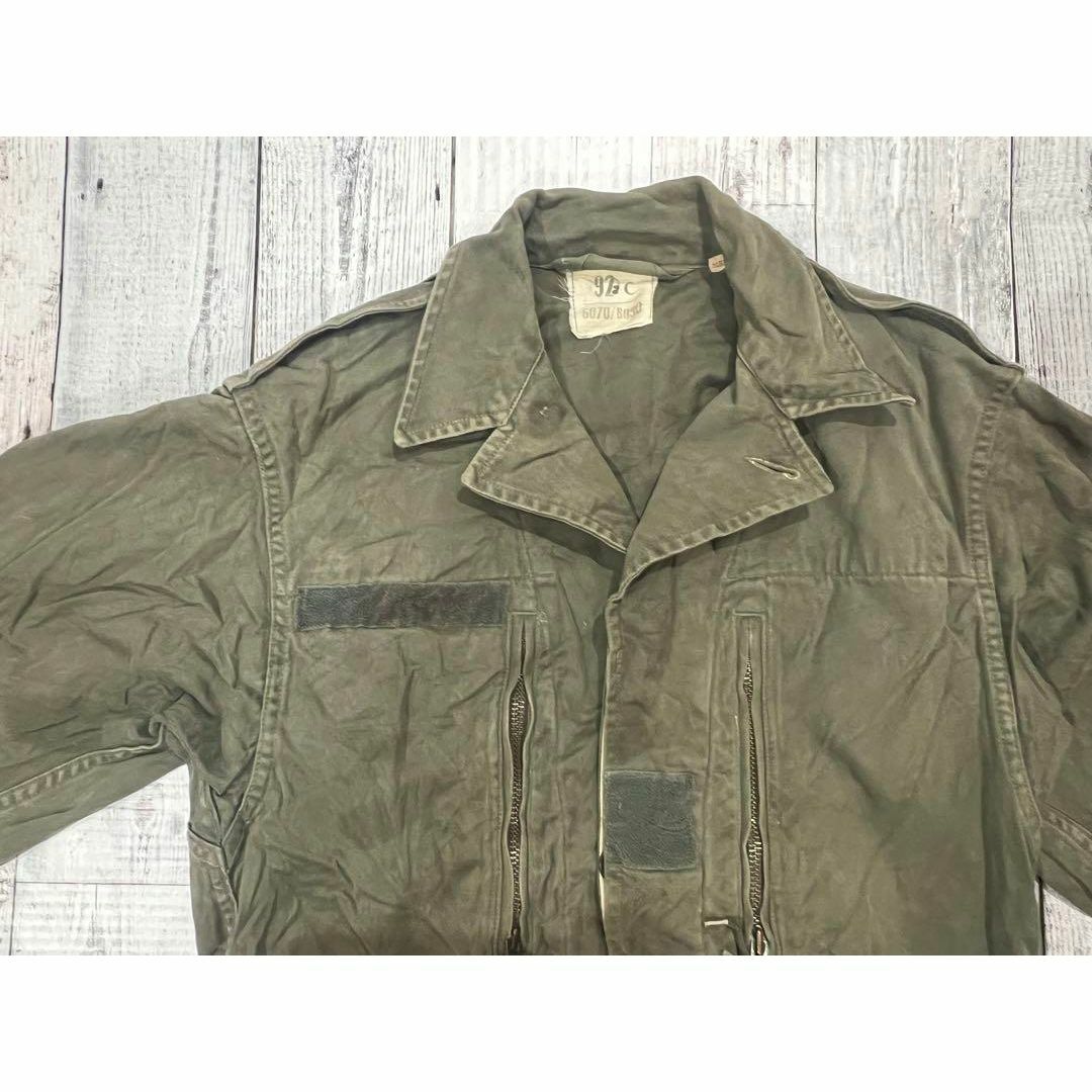 フィールドジャケット　ミリタリー系　カーキ フランス軍 メンズのジャケット/アウター(ミリタリージャケット)の商品写真