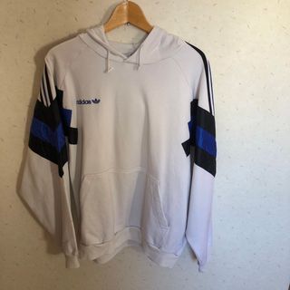 アディダス(adidas)のadidasパーカー(パーカー)