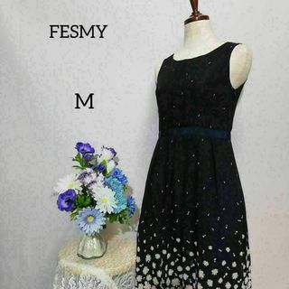 FESMY 袖無しワンピース　Mサイズ　黒系色(ひざ丈ワンピース)