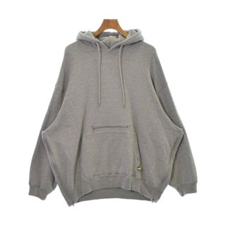 イズネス(is-ness)のis-ness イズネス パーカー L グレー 【古着】【中古】(パーカー)