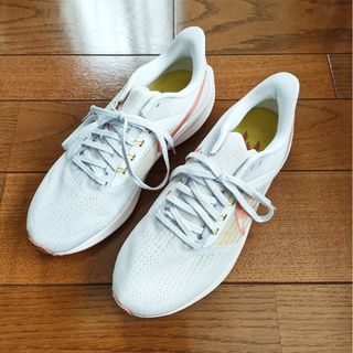 ナイキ(NIKE)のNIKE ウィメンズ エア ズーム ペガサス 39 DH4072-501(シューズ)