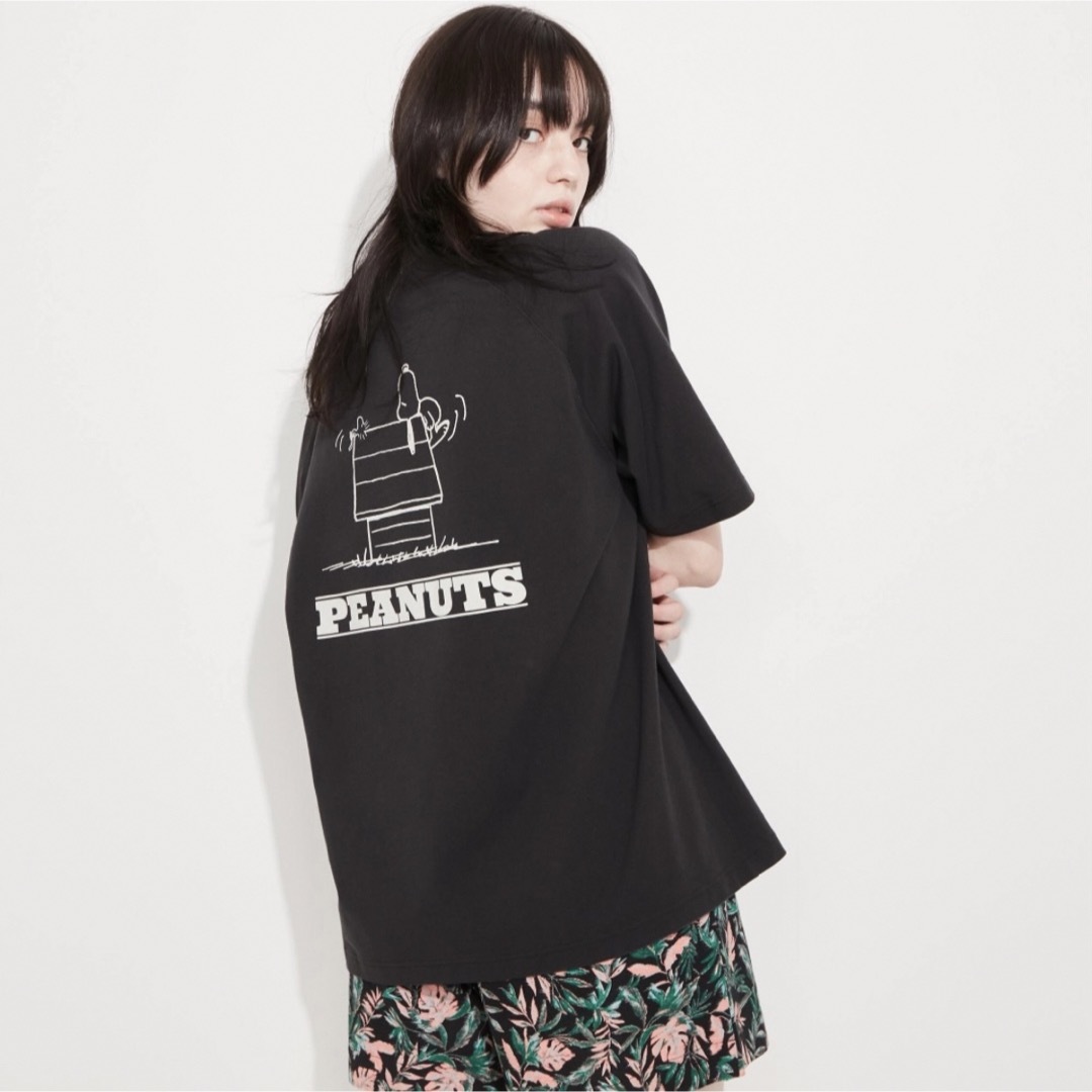 UNIQLO(ユニクロ)のユニクロ UNIQLO レトロ ピーナッツ UT グラフィック Tシャツ 半袖 メンズのトップス(Tシャツ/カットソー(半袖/袖なし))の商品写真