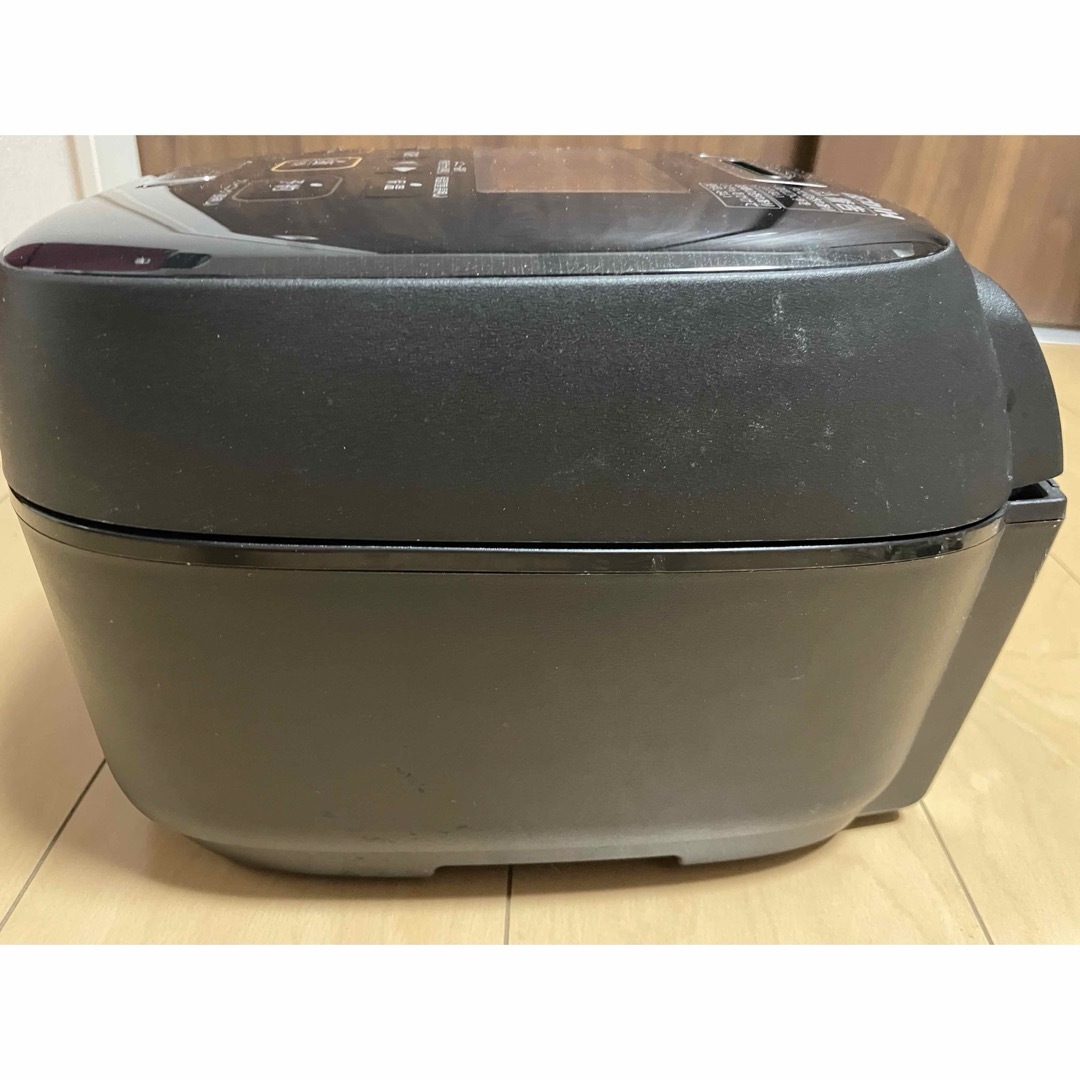 象印(ゾウジルシ)の【中古】ZOJIRUSHI 炎舞炊き 圧力IH炊飯ジャー NW-ES07-BZ スマホ/家電/カメラの調理家電(炊飯器)の商品写真