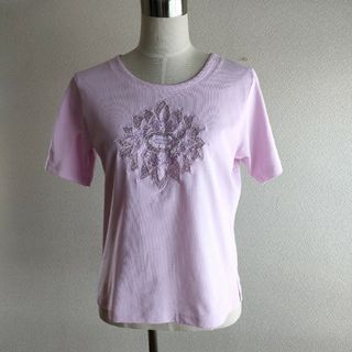 ピンクのトップス　Tシャツ(Tシャツ(半袖/袖なし))