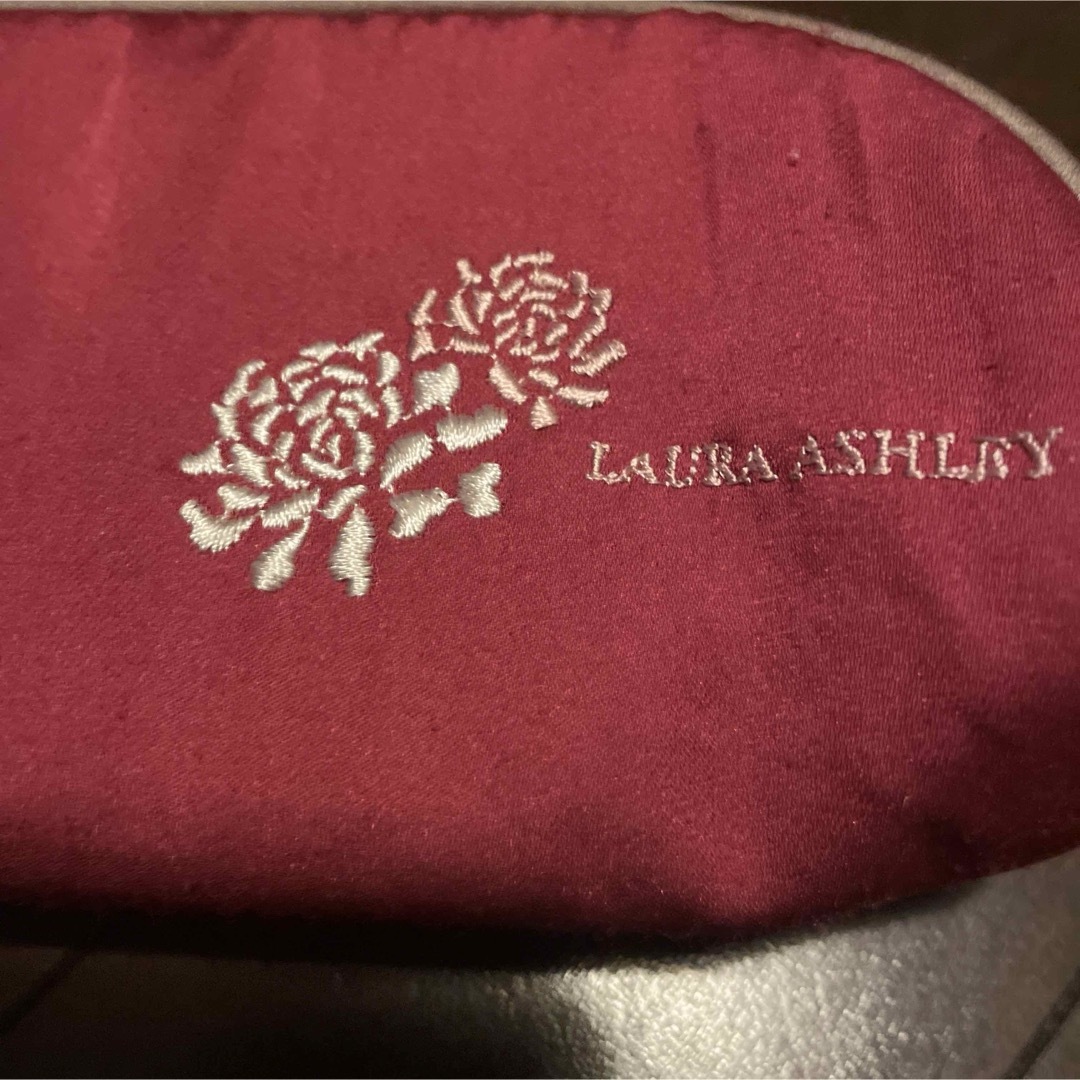 LAURA ASHLEY(ローラアシュレイ)のローラアシュレイのポーチ レディースのファッション小物(ポーチ)の商品写真