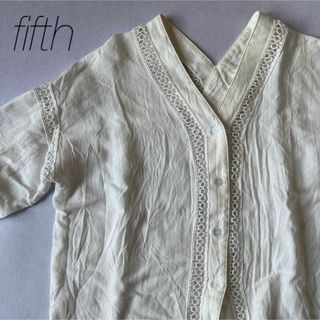 fifth - fifth Vネックライン デザインブラウス ホワイト