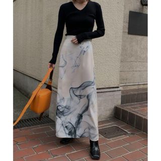 アメリヴィンテージ(Ameri VINTAGE)のAMERI / CURL OF SMOKE FLARE SKIRT アイボリーM(ロングスカート)