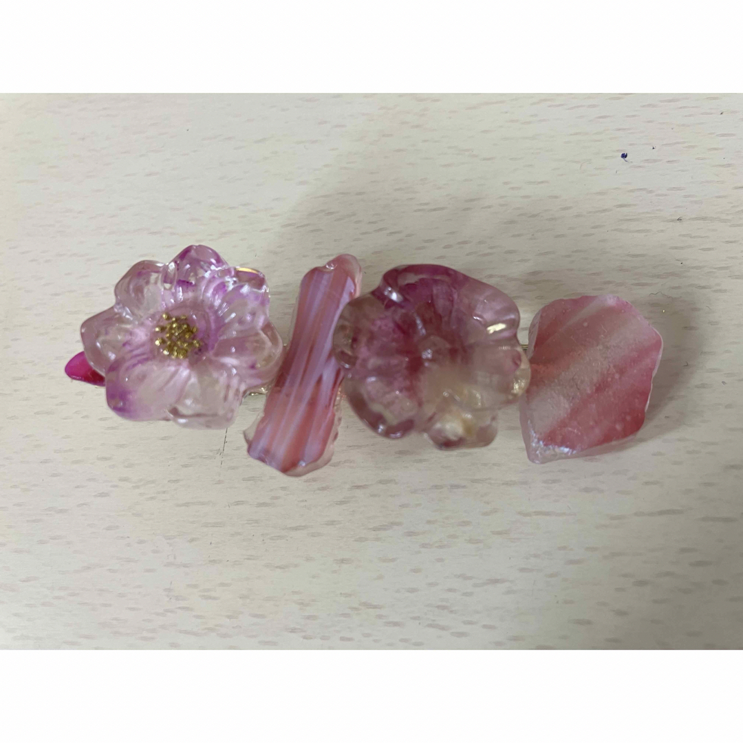 ヘアピン　フラワー　花　琉球ガラス　ハンドメイド　ピンク系 ハンドメイドのアクセサリー(ヘアアクセサリー)の商品写真