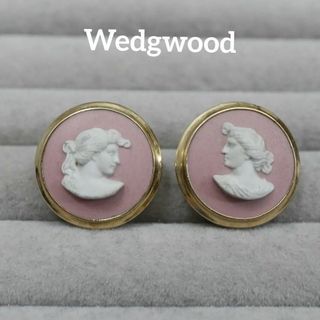 ウェッジウッド(WEDGWOOD)の【匿名配送】 ウェッジウッド イヤリング ゴールド カメオ ピンク(イヤリング)