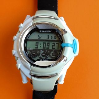 カシオG-SHOCK ピニンファリーナ　ホワイト　GE-2000(腕時計(デジタル))