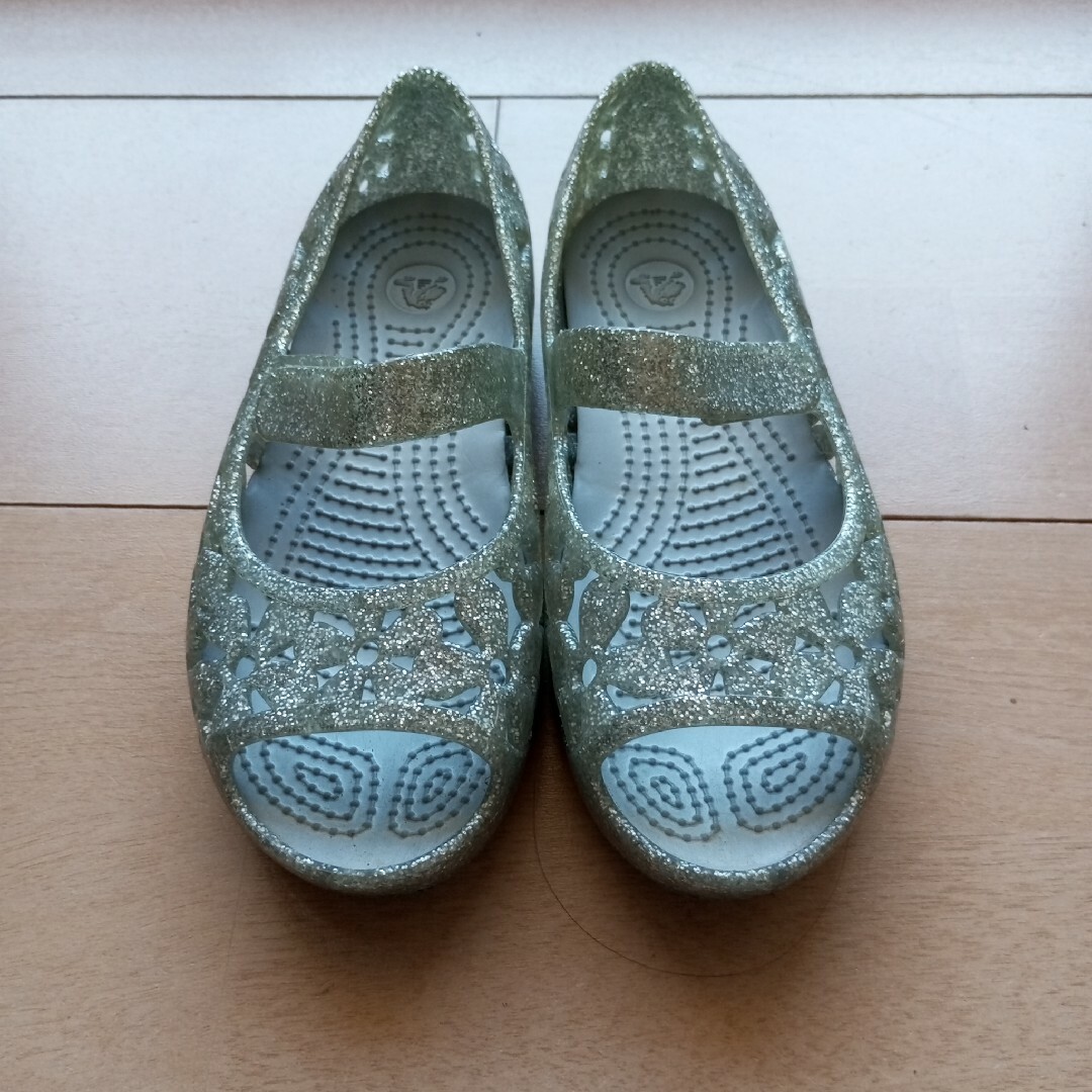 クロックス　crocs　女子用サンダル　C11 キッズ/ベビー/マタニティのキッズ靴/シューズ(15cm~)(サンダル)の商品写真
