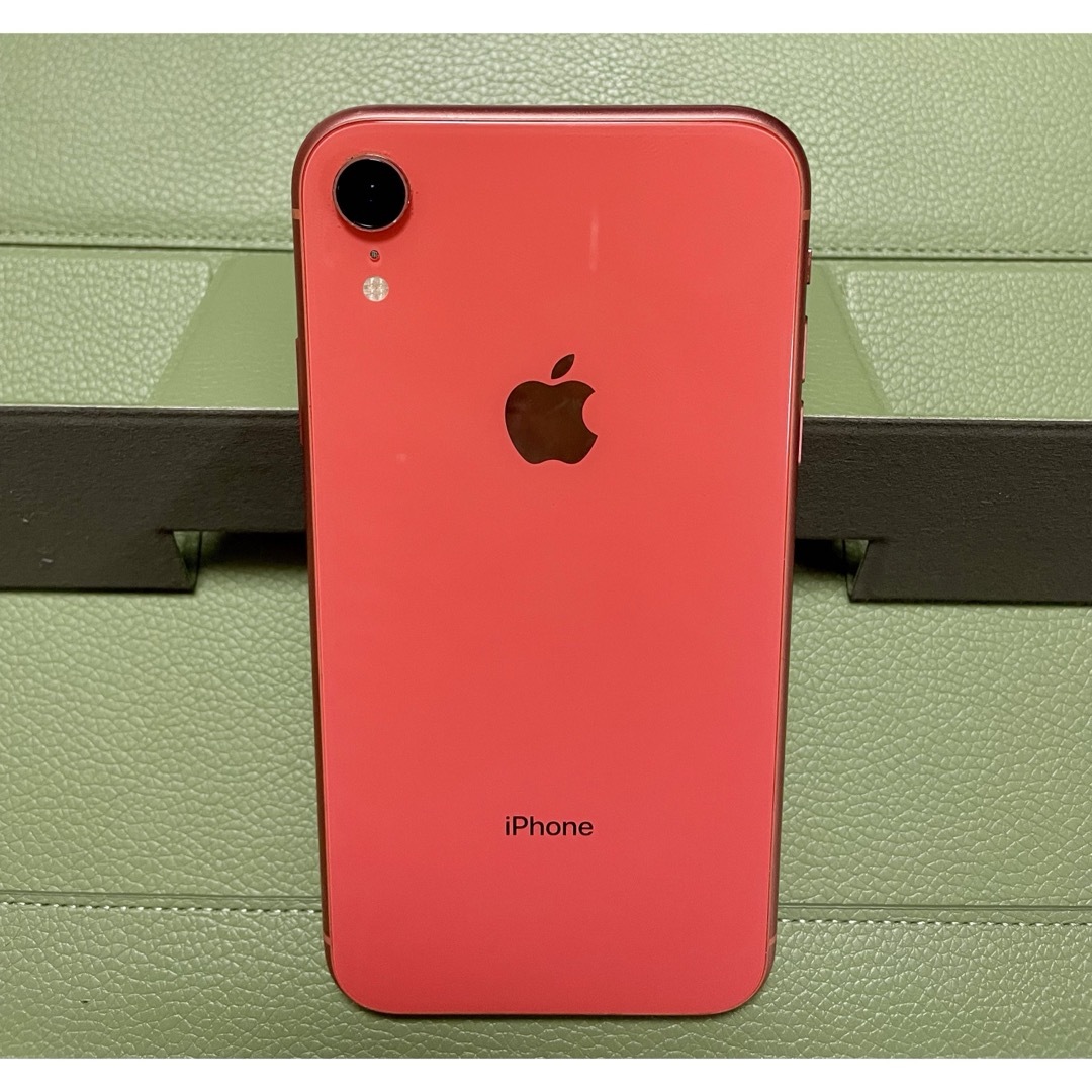iPhone(アイフォーン)のiPhone XR Coral 128GB SIMフリー スマホ/家電/カメラのスマートフォン/携帯電話(スマートフォン本体)の商品写真