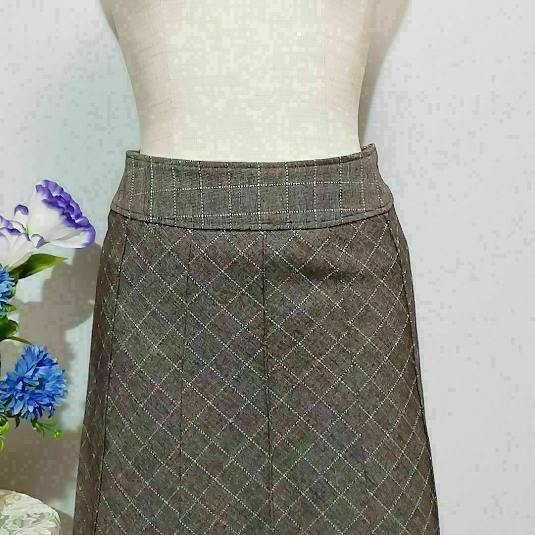 ES(エス)のes 極上美品　ひざ丈スカート　ブラウン系　Mサイズ　チェック柄系 レディースのスカート(ひざ丈スカート)の商品写真
