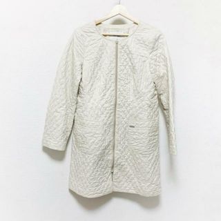 COURREGES(クレージュ) コート サイズ40 M レディース美品  アイボリー 春・秋物/長袖/キルティング