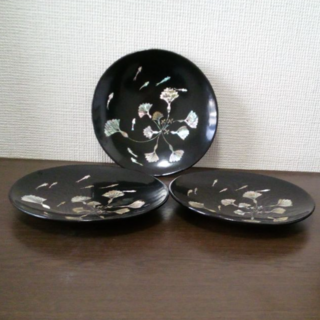 螺鈿の皿3枚　古品(食器)