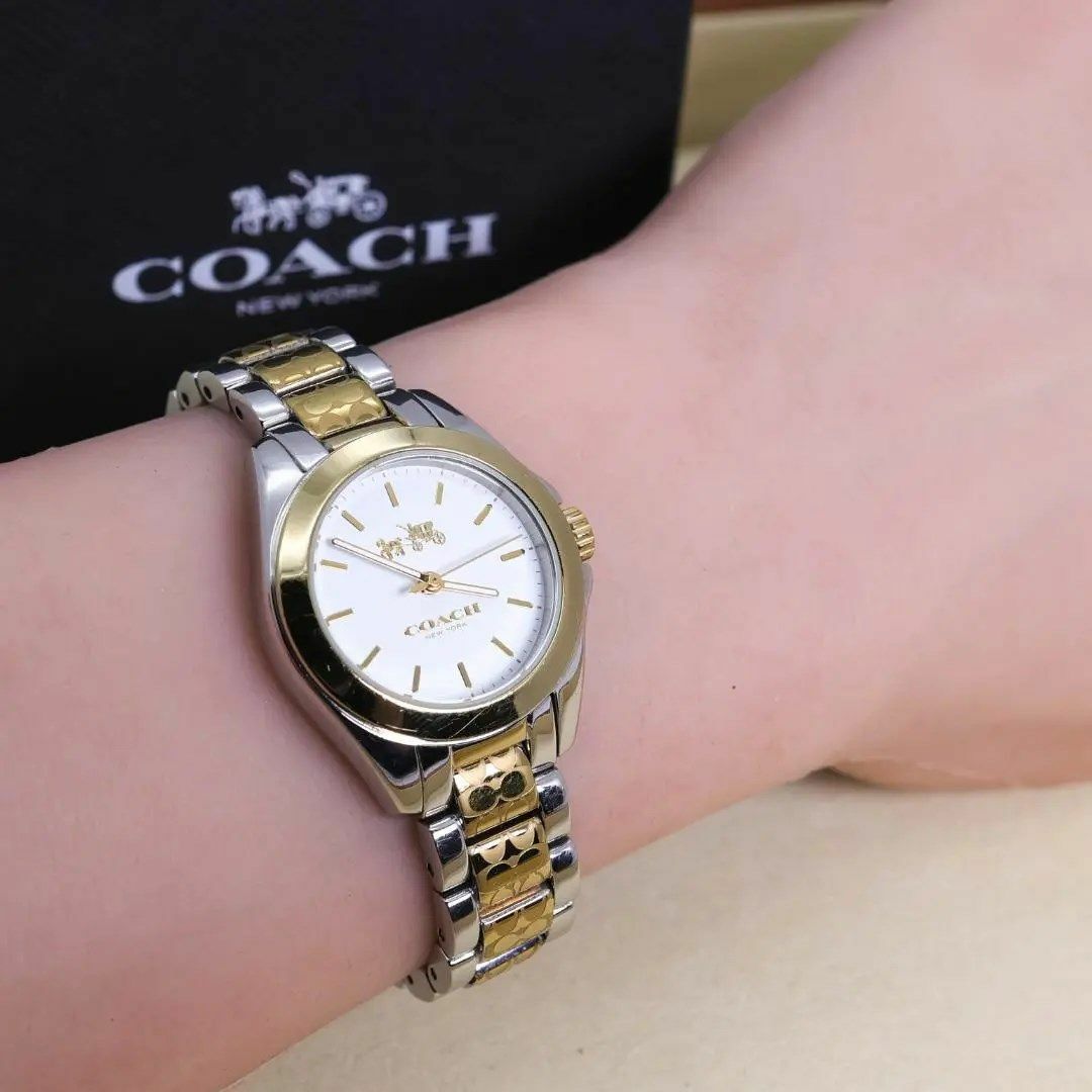 COACH(コーチ)の◆稼働  COACH 腕時計 シグネチャー レディース 新品電池 外箱付 z レディースのファッション小物(腕時計)の商品写真
