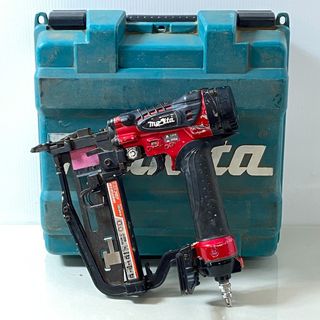 マキタ(Makita)のΦΦMAKITA マキタ エアツール エアタッカ  ケース付  AT450HA レッド(その他)